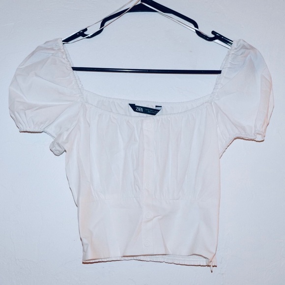 Zara Tops - Zara Puffy Sleeve Crop Top